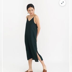 Grana v neck silk dress in emerald - xxs like new